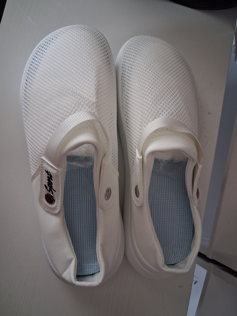 Sporto White Slip-On Mesh Sneakers